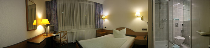Zimmer 308 im Hotel Berlin, Eisenhüttenstadt; Bild größerklickbar